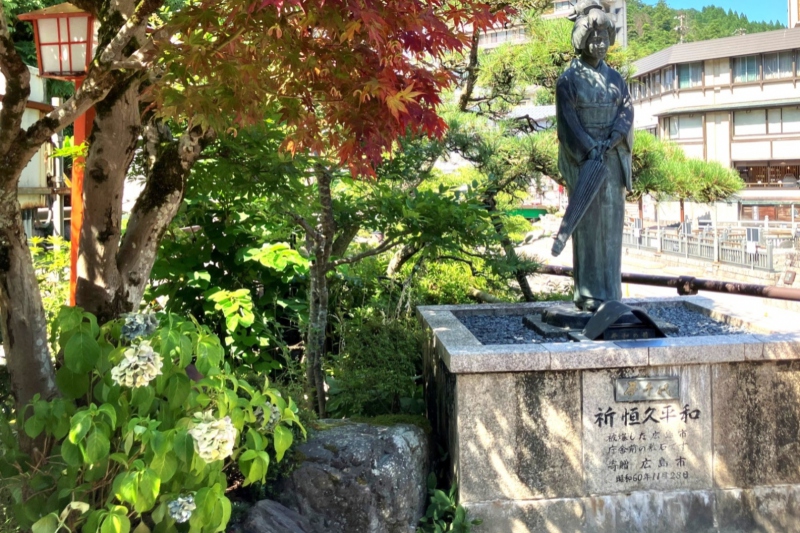 【兵庫県/湯村温泉】夢千代像とアジサイ
